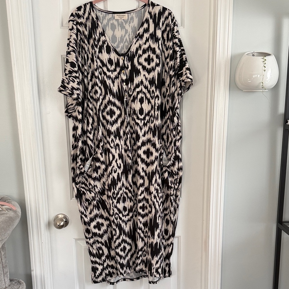 Dwell and Slumber Nadia Dress - Picture 3 of 8